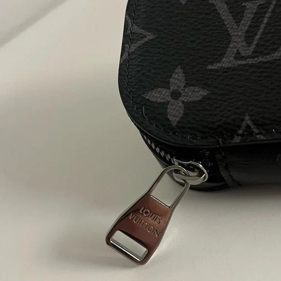 LV SUNGLASSES POUCH GM - Picture 4 of 7
